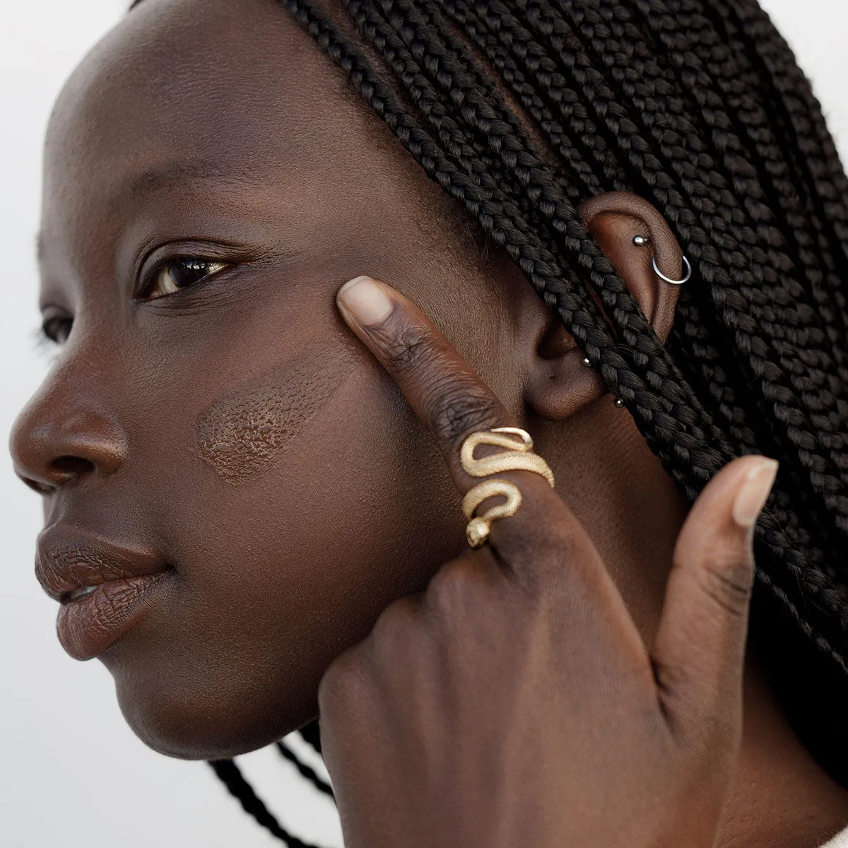 EYE OF HORUS - Skin Tint Serum Foundation
